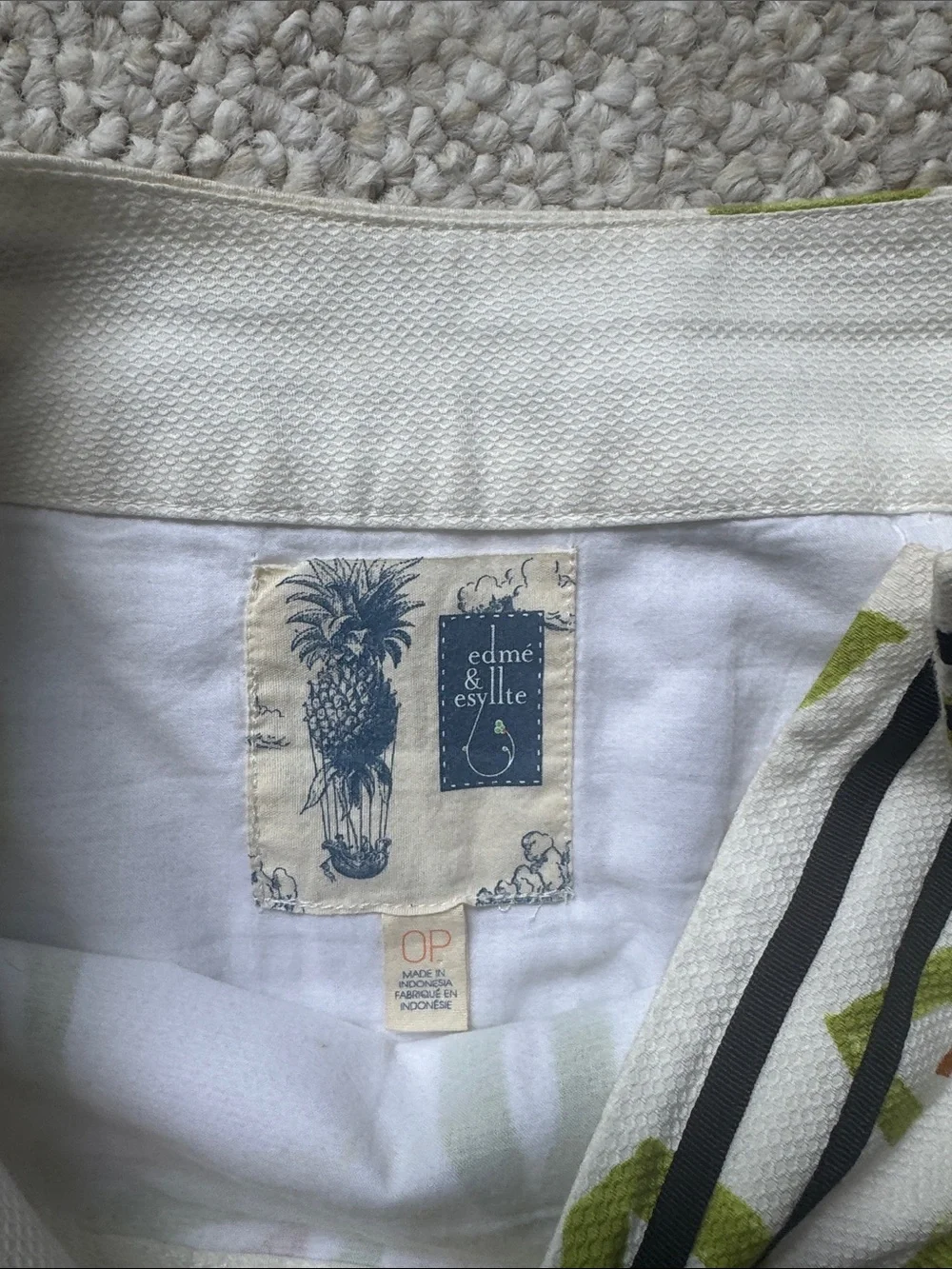 Edme & Esyllte Anthropologie White Skirt with Pink & Green Parrot Motif 0P